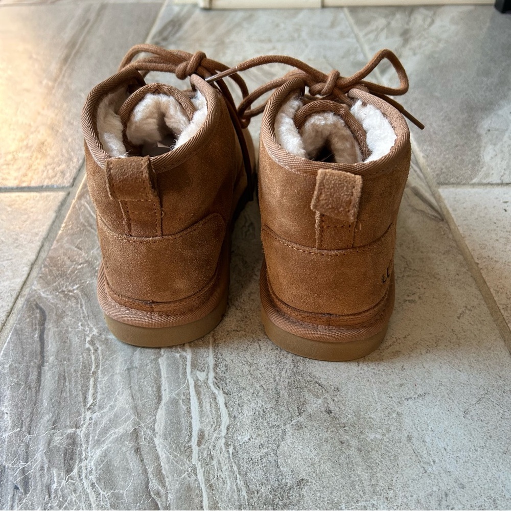 NWOT Women’s UGG Neumel Chukka Lace Up Ankle Boots in Chestnut, Size 7 - Picture 7 of 12
